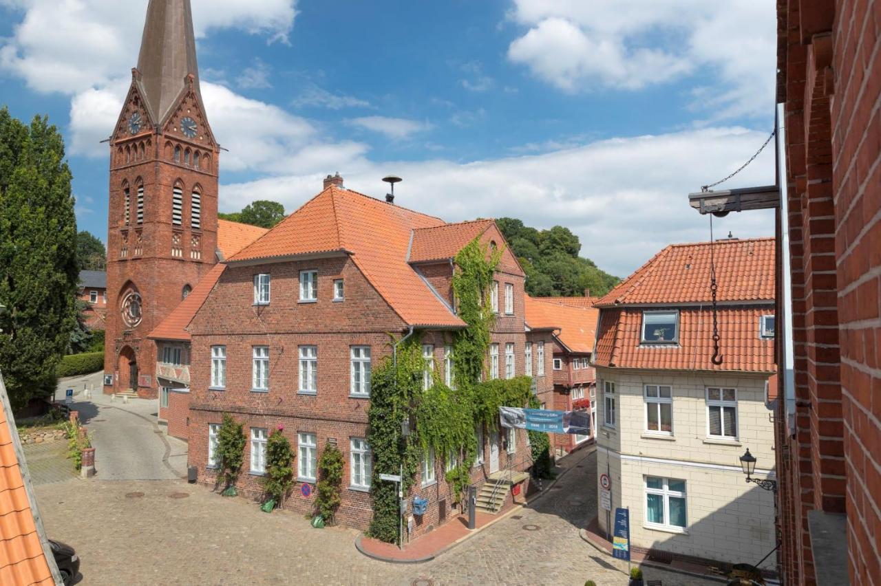 Hotel Gaestehaus Von Herzen Lauenburgo/Elbe Exterior foto